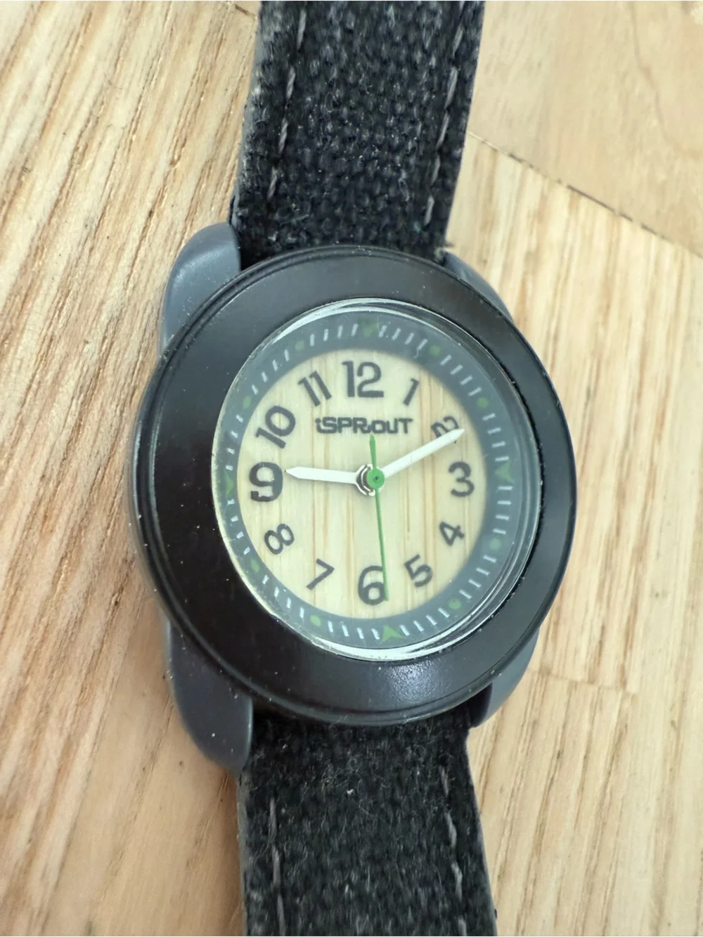Sprout eco-friendly biodegradable black watch NEW BATTERY